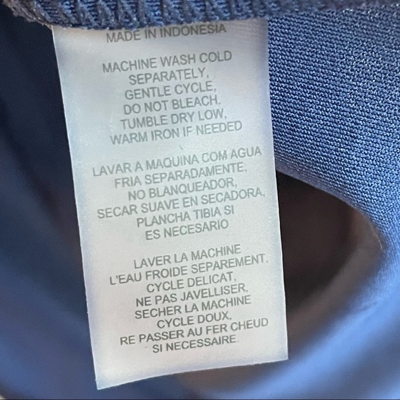 2 for $30 ESSENTIALS BY MILANO Cutout Sleeveless Blouse - Picture 4 of 10